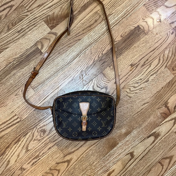 Louis Vuitton Handbags - Louis Vuitton Jeune Fille MM